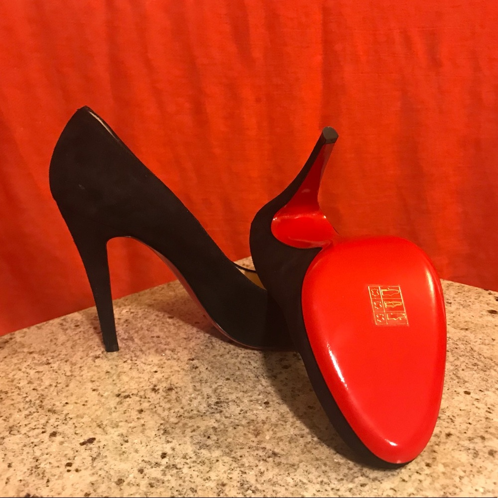 Authentic Christian Louboutin Simple Pump, Suede - Picture 3 of 6
